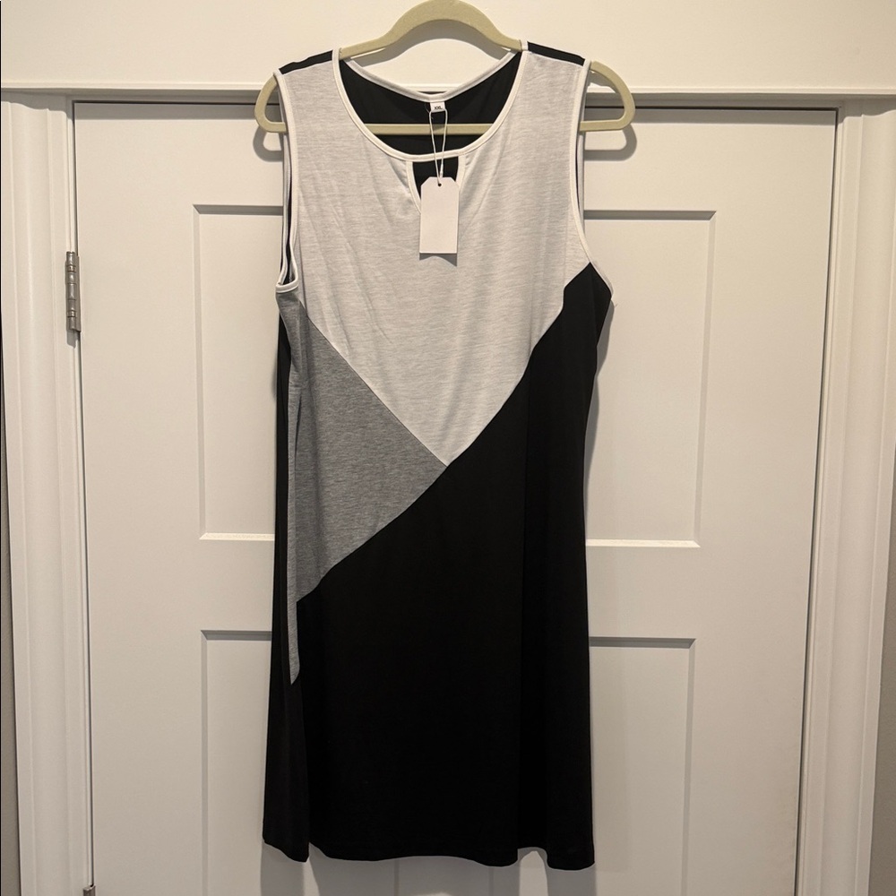 Sleeveless Colorblock Shift Dress - Black, White & Gray